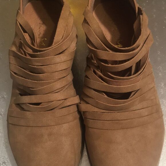 Tan Suede Ankle Mi.IM ankle booties - Picture 4 of 12